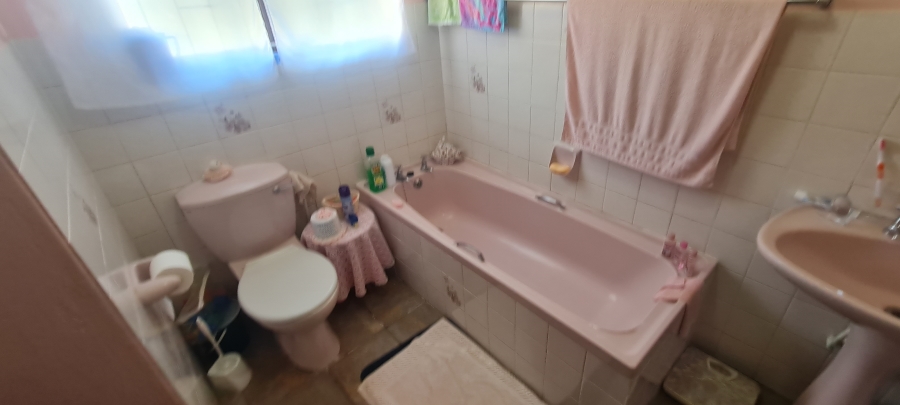 3 Bedroom Property for Sale in Heiderand Western Cape
